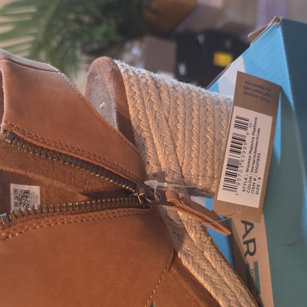 TOMS Women's Brown Wedge Sandals - Picture 8 of 16